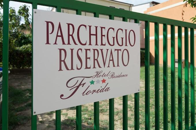 Albergo Florida Capo Rizzuto Exterior photo